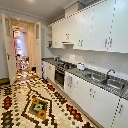 Apartment To Sea *