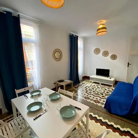 Apartment To Sea