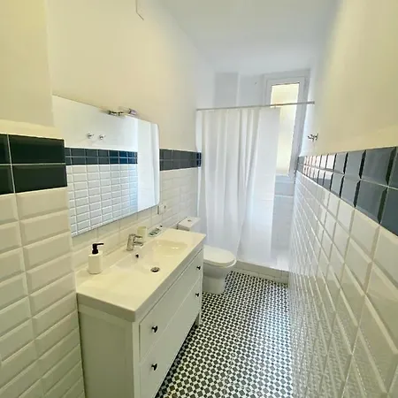 Apartment To Sea