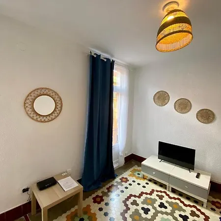 Apartment To Sea
